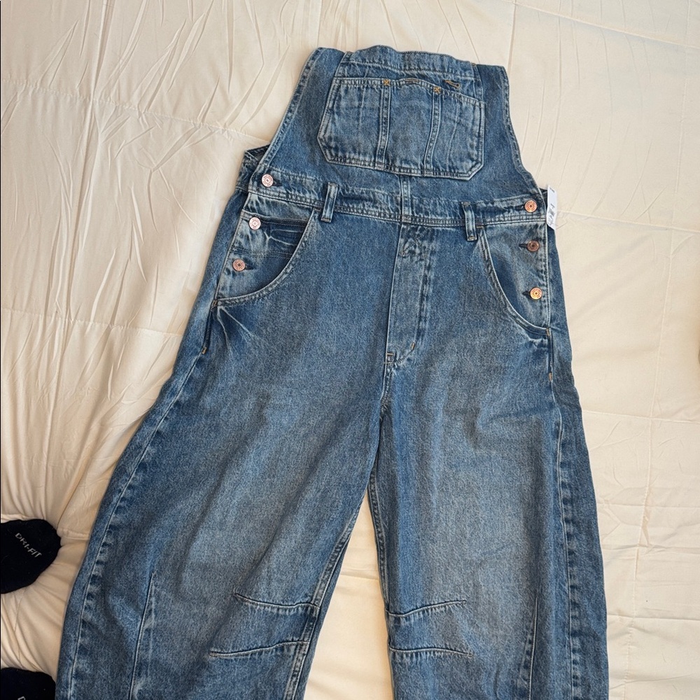 GAP Women's Barrel Overalls